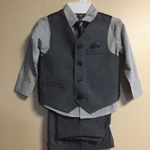 NWT DOCKERS 4 PIECE SET GREY SUIT, BOYS 2T